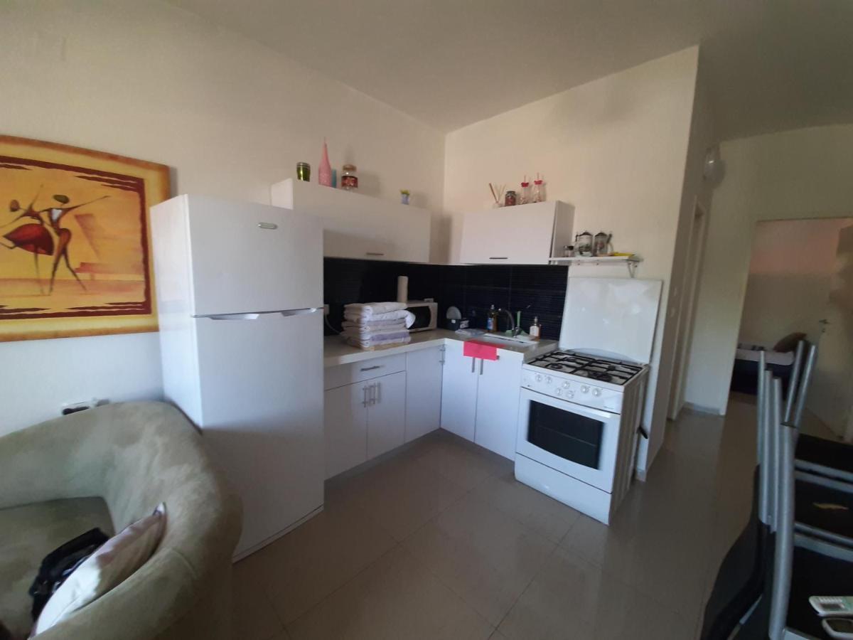 Family Apart Nahariya Exterior foto